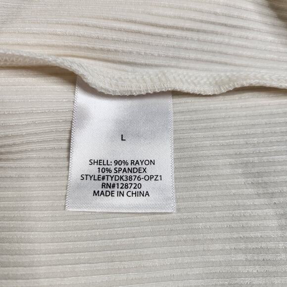 Francesca's Kennie Keyhole Twist Front Top White Size Large - Picture 8 of 8